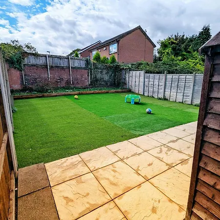 Modern Family Home Parking Private Garden Birmingham Exterior photo